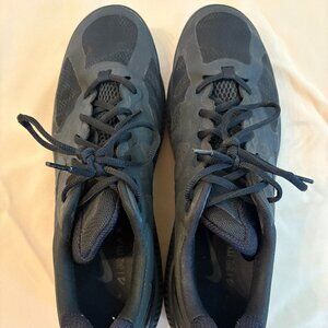 Black Nike Sneakers – Men’s Size 13